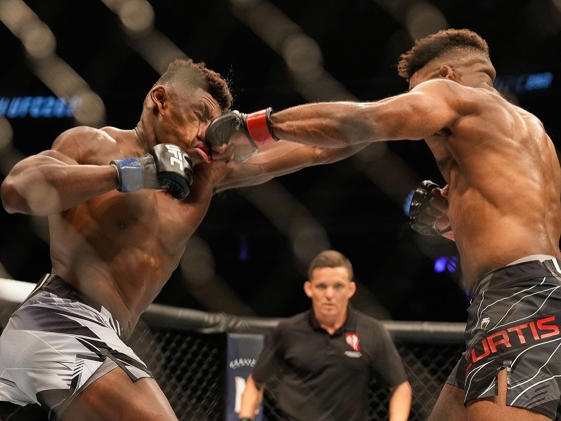 VIDEO Rana ako z dela! Miláčik UFC publika letel k zemi po brutálnom knokaute