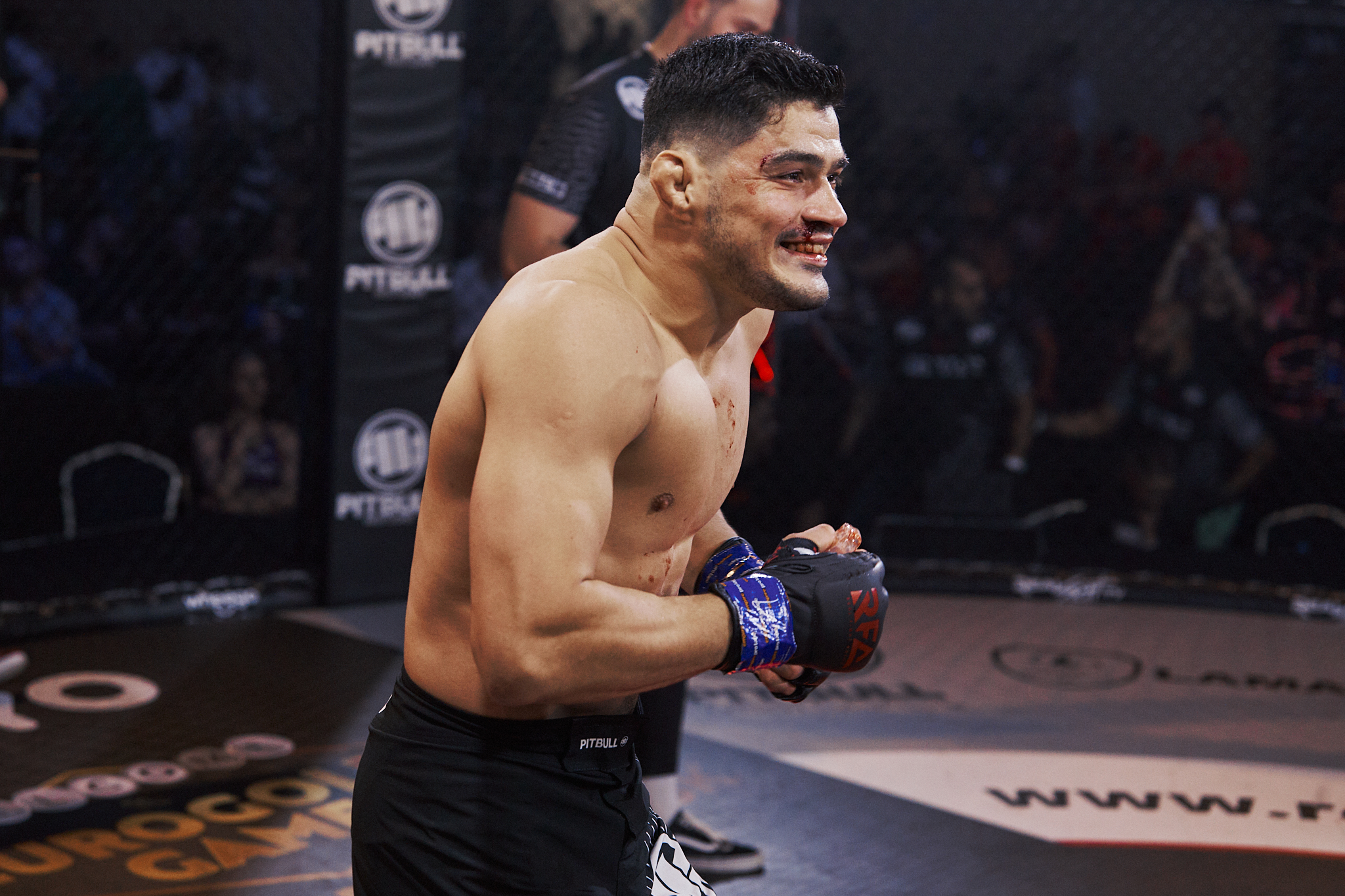 RFA 11: Titulové bitky dominantnými záležitosťami, Lutterbachovi stačili sekundy