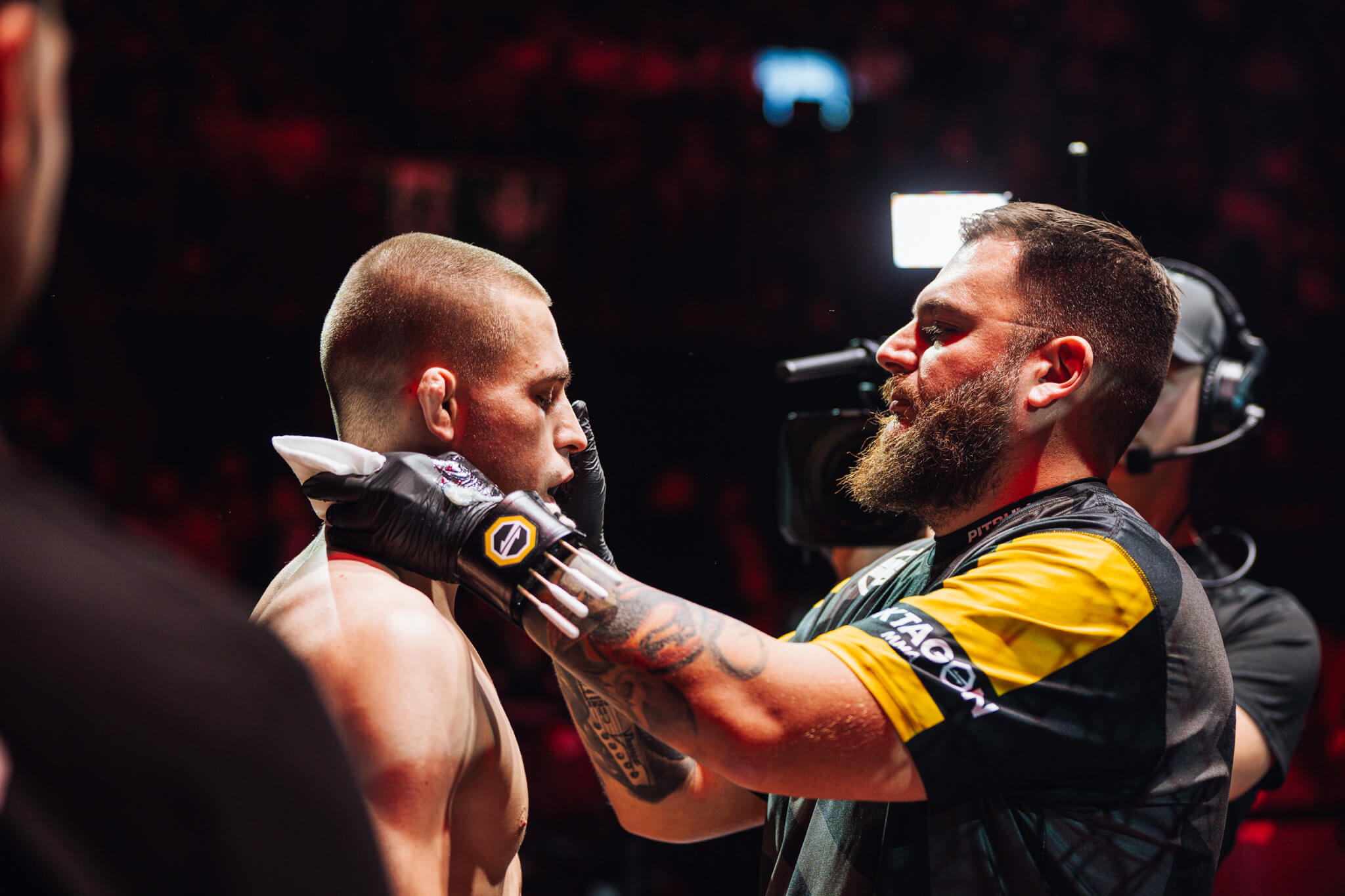Len pre silné povahy! Odvrátená stránka MMA: Skúsený cutman otvorene o najhoršom zranení