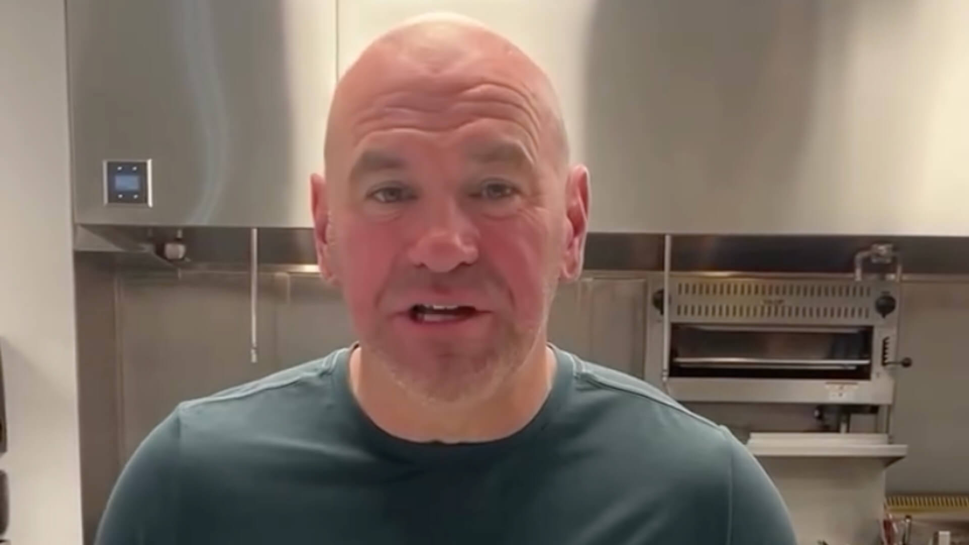 Šéf UFC brutálne naložil hviezdnemu titulovému vyzývateľovi! Čím ho naštval?