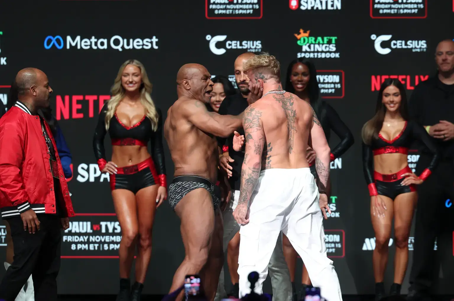 VIDEO: Mike Tyson stratil na vážení nervy! Za toto musí zomrieť, odkazuje mu Jake Paul