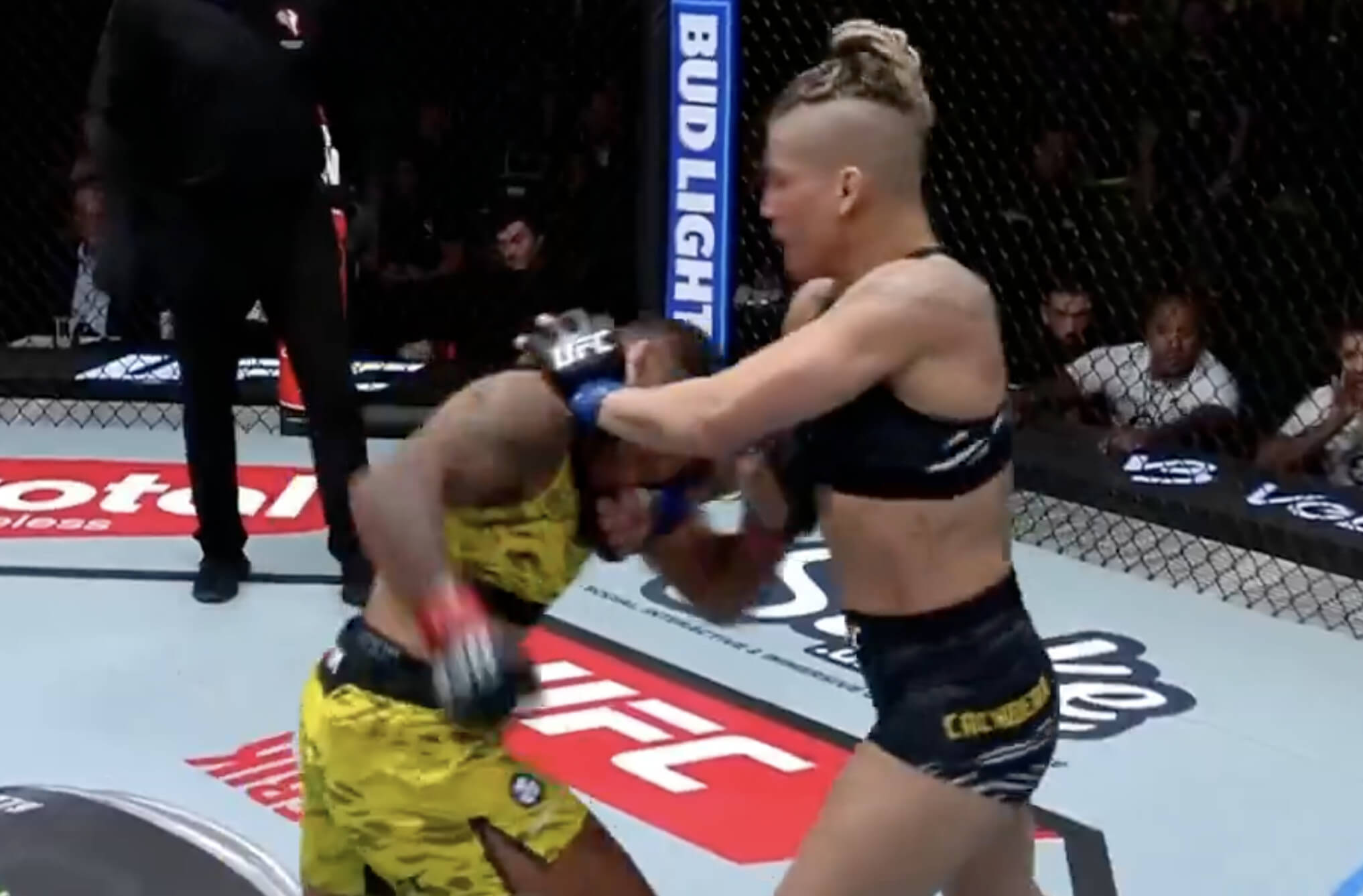 VIDEO Ukážková uspávanka! UFC ohúrila skúsená brazílska bojovníčka