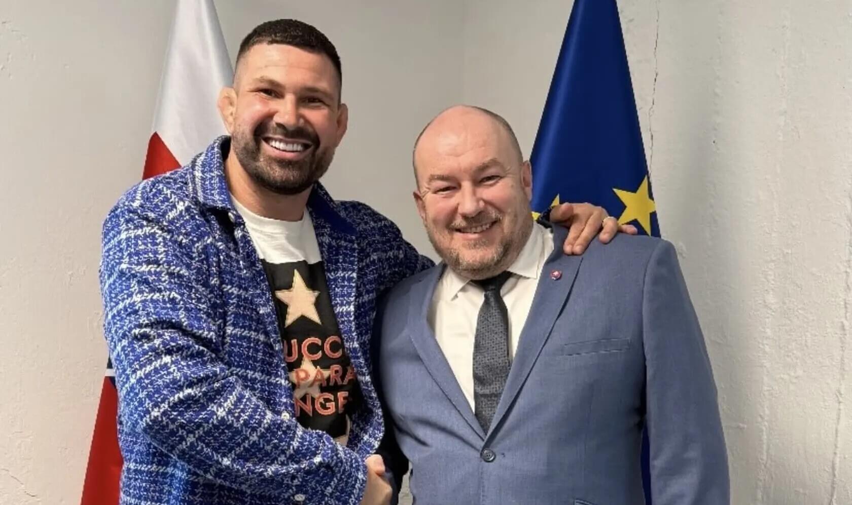 Slovenský politik v klietke? Mám za sebou pár bitiek, nemám s tým problém!