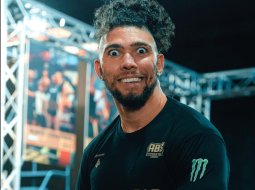 VIDEO Obrovský šok v hlavnom zápase turnaja UFC: Walker zdemoloval jasného favorita