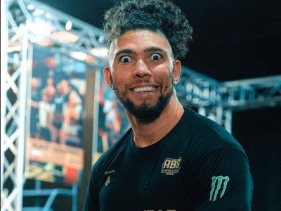 VIDEO Obrovský šok v hlavnom zápase turnaja UFC: Walker zdemoloval jasného favorita