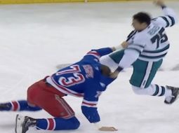 Z INÉHO SÚDKA Wau! Ťažkotonážnici z NHL predviedli bitku, za akú by sa nehanbili ani profíci